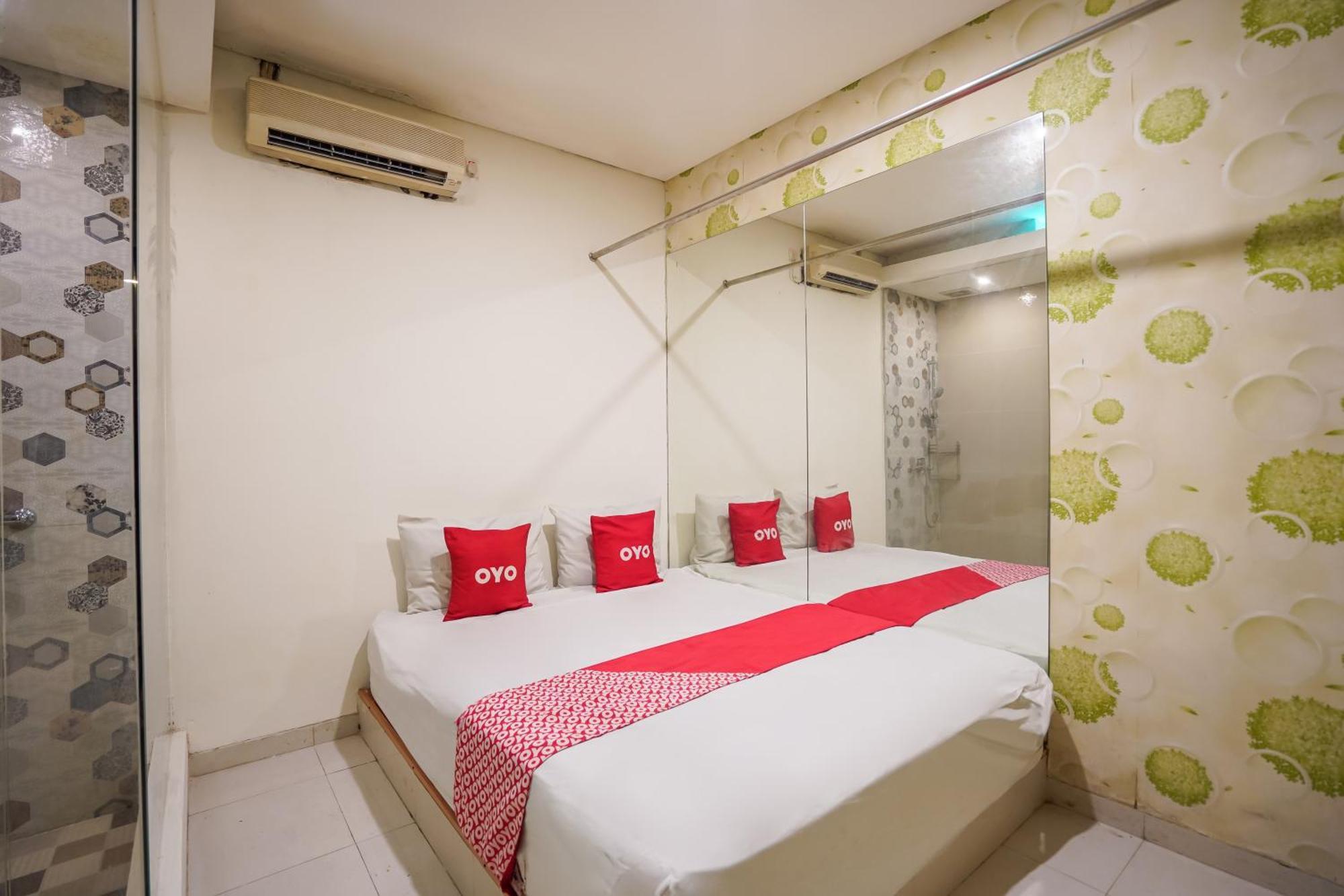 Super Oyo Capital O 92633 Spring Hotel Gubeng Surabaia Exterior foto